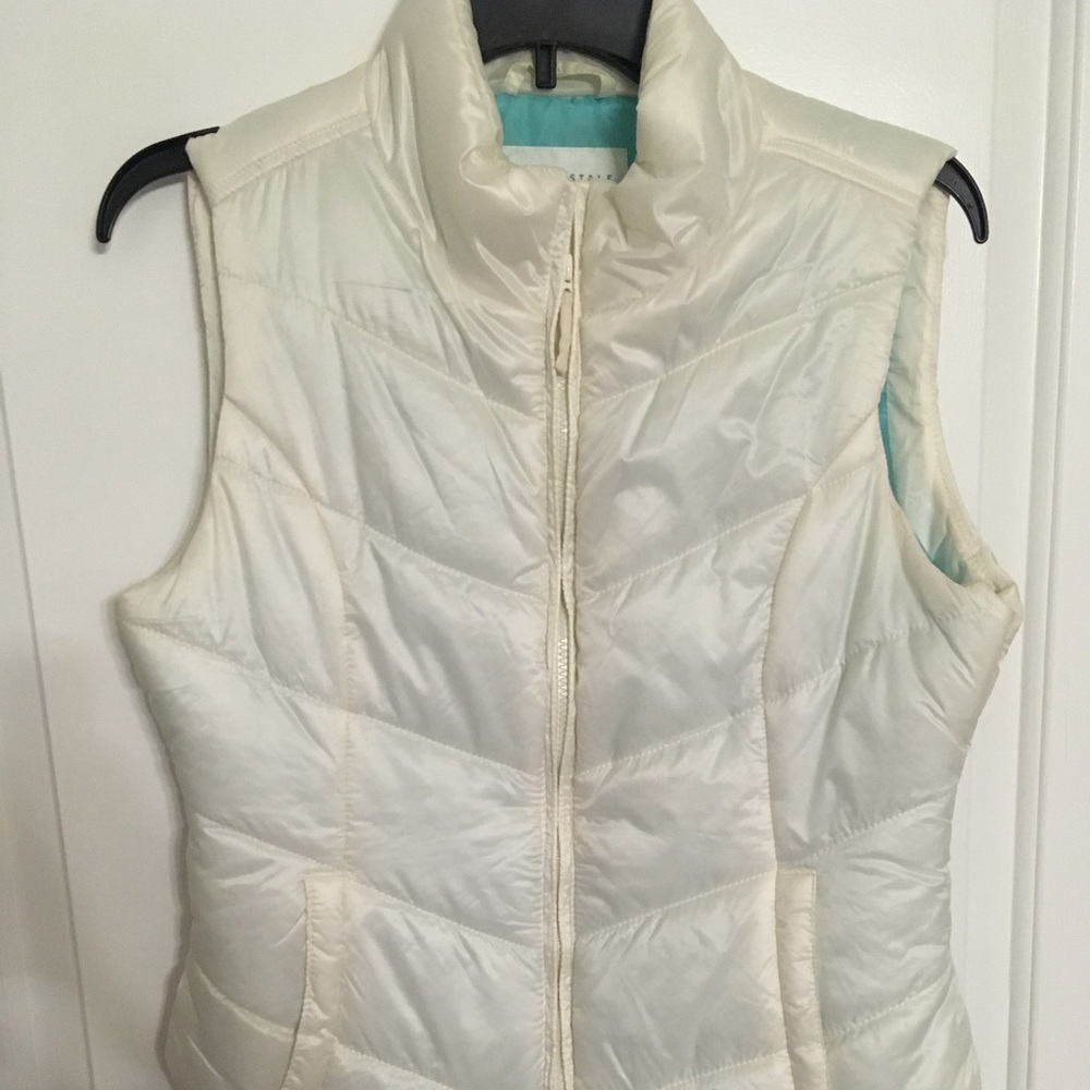 A woman vest